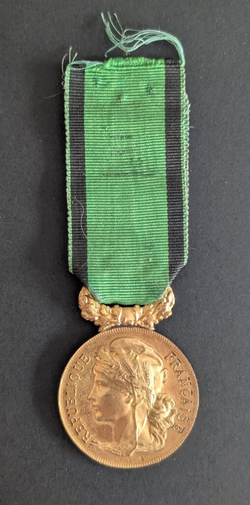 Médaille de la société nationale d&rsquo;encouragement au bien (2)