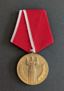 Médaille commémorative du 25ème anniversaire du gouvernement populaire