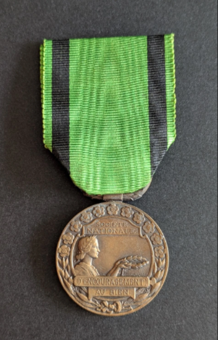 Médaille de la société nationale d&rsquo;encouragement au bien (3)