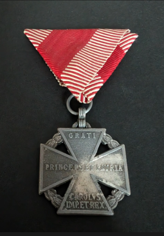 Croix des troupes de Charles