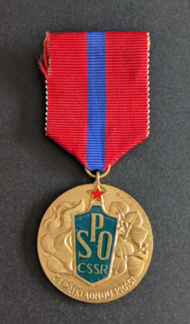 Médaille des pompiers pour travail exemplaire du service de protection incendies