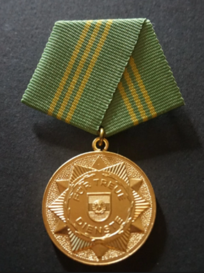 Médaille du service fidèle dans les organes armés du Ministère de l&rsquo;Intérieur (2)