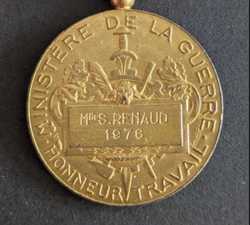 Médaille d&rsquo;Honneur du travail du ministère de la Guerre (2/3)