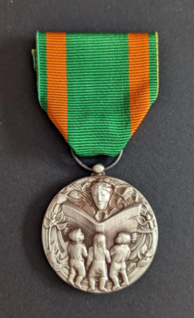 Médaille du centre pour l’éducation des adultes