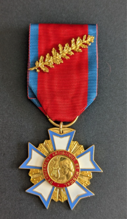 Croix de l’ordre du dévouement artistique et musical