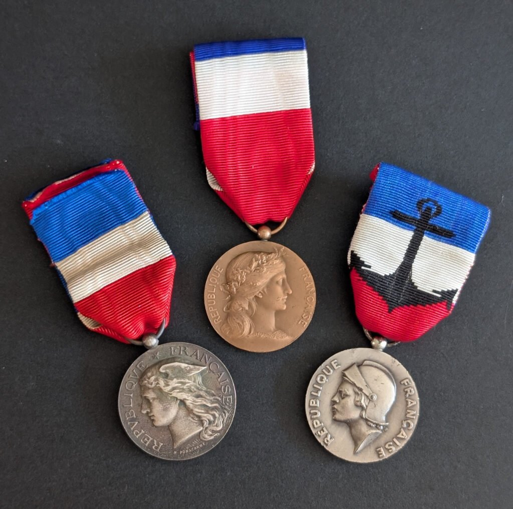 Médaille d&rsquo;honneur du travail pour les personnels civils du ministère de la guerre, du ministère des armées, du ministère de la défense